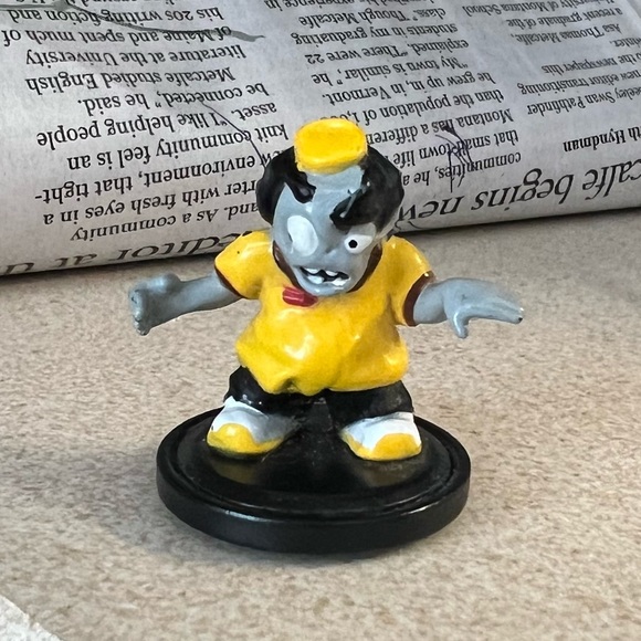 ๐ด Zombie Burbz mini PVC toy collectible figure from WowWee Group Limited (2011) - Picture 2 of 7